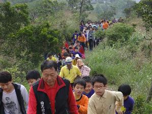 101學年度親職日「反菸拒檳」親子健走活動，開新視窗